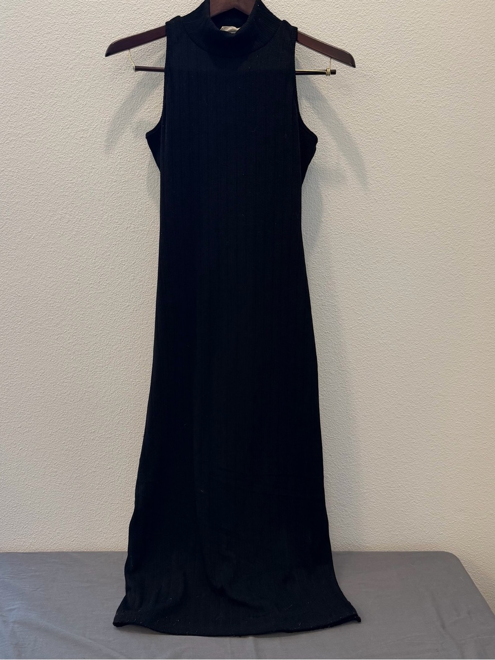entro Black Ribbed Sleeveless Maxi Dress